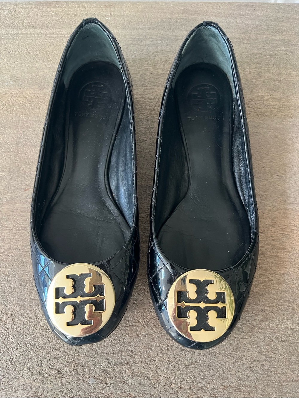 Tory Burch Black Patent Quilted Leather Logo Ballet Flats EUC